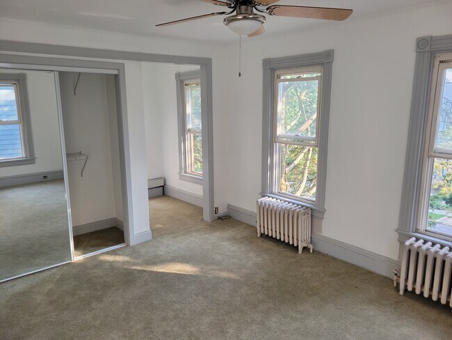 Dormitorio principal_A - 715 Stokes Ave