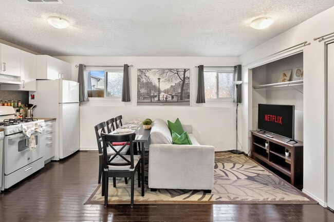 Building Photo - 64 Riverbirch Rd SE