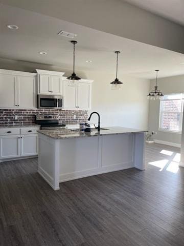 Building Photo - 249 Bella Way