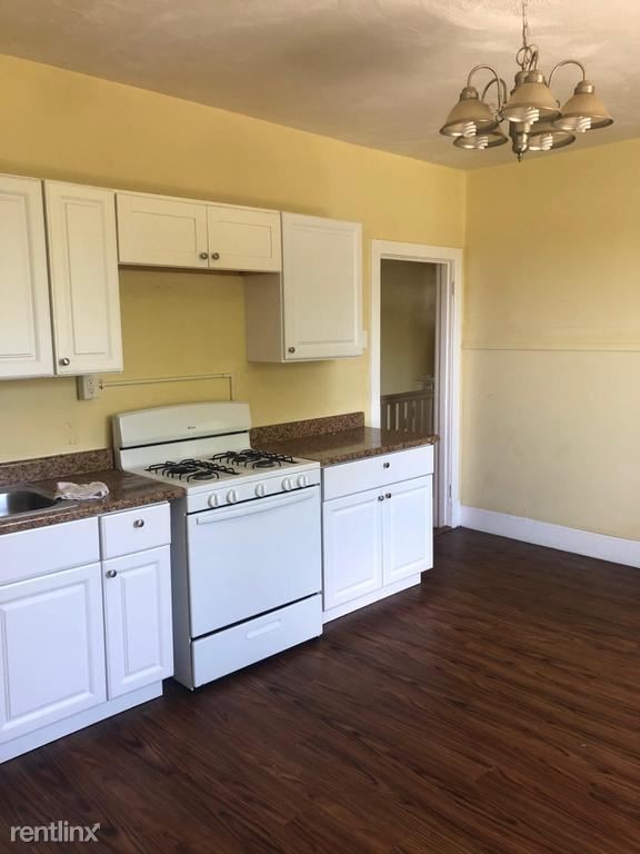Primary Photo - 2 br, 1 bath Apartment - 150 E 20th Ave