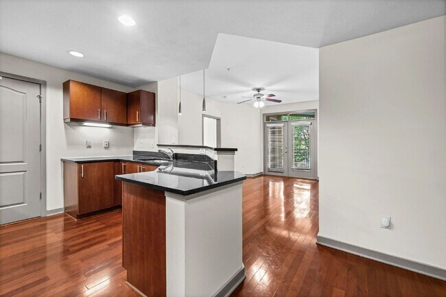 Foto del edificio - 390 17th St NW