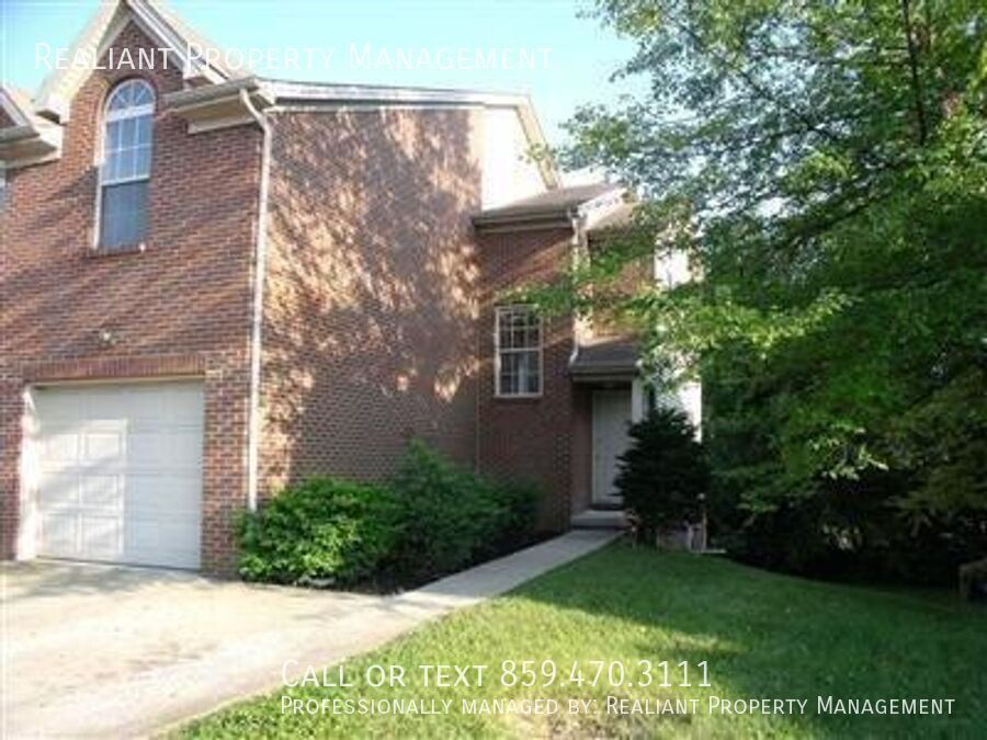 Foto principal - Just Updated! Huge 3 bedroom, 2.5 bath wit...