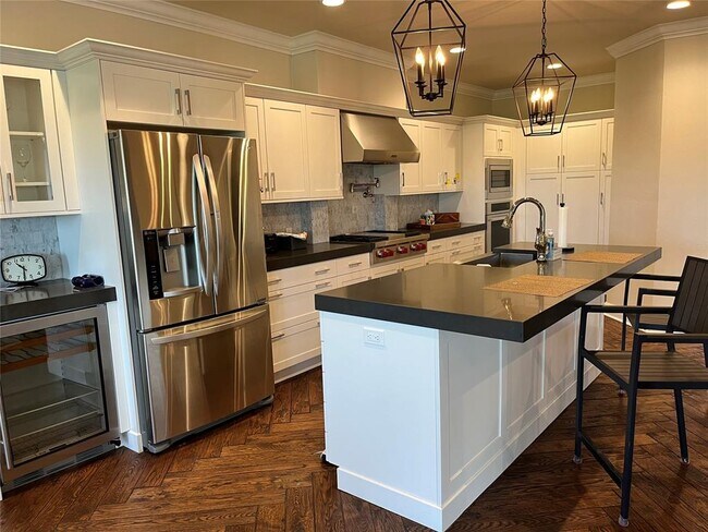 Foto del edificio - 1114 Sherwood Ln