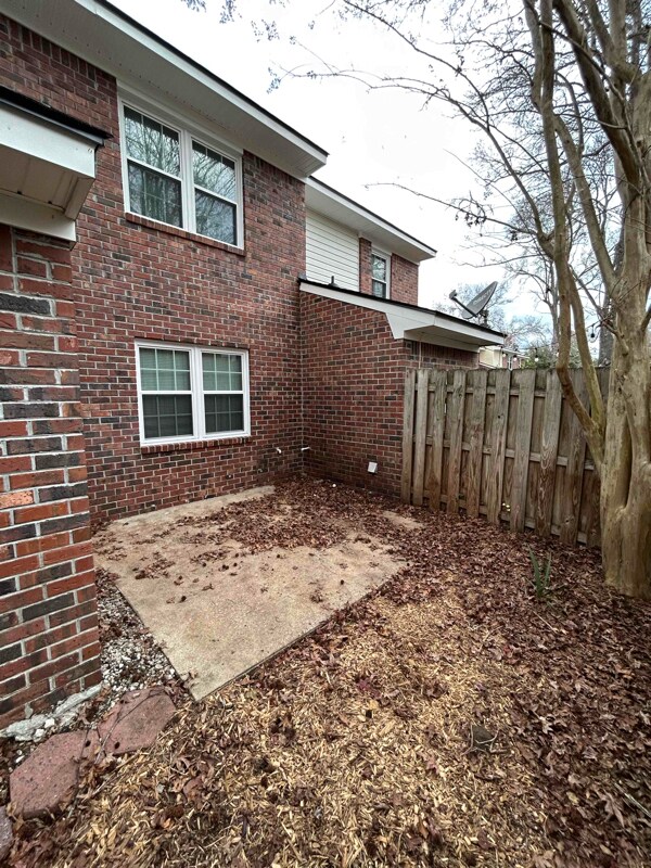 Building Photo - 1026 Hunters Trce