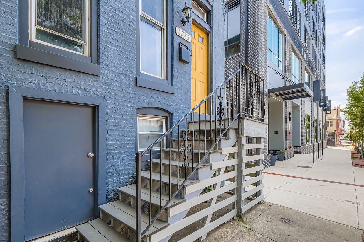Foto principal - 2535 N Howard St