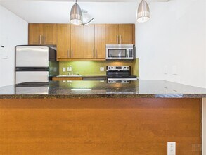 Building Photo - 7685 Northcross Dr