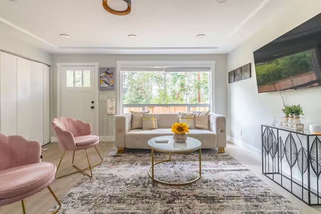 Foto del edificio - 2 bedroom and 2.5 bathroom house in Tukwila