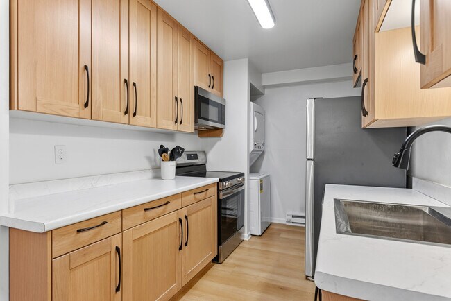 Foto del edificio - 1933 S 124th St