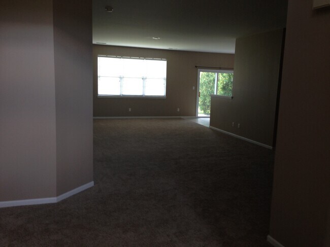 Building Photo - 1100 Seberger Way