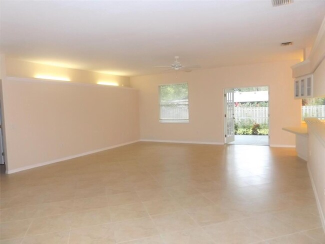 Building Photo - 2117 Huntington Ave