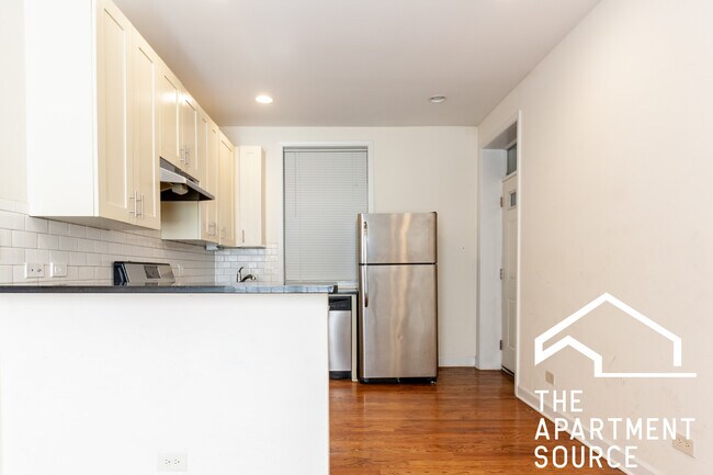 Foto del edificio - 855 W Cornelia Ave
