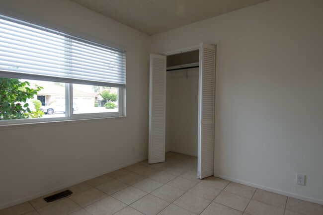 Building Photo - 1551 Minardi Ave