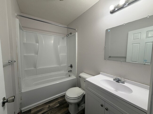 Building Photo - 421 Poplar Level Ct