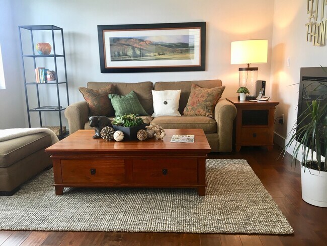 Building Photo - Luxury in Old Town Lafayette for Lease! MU...