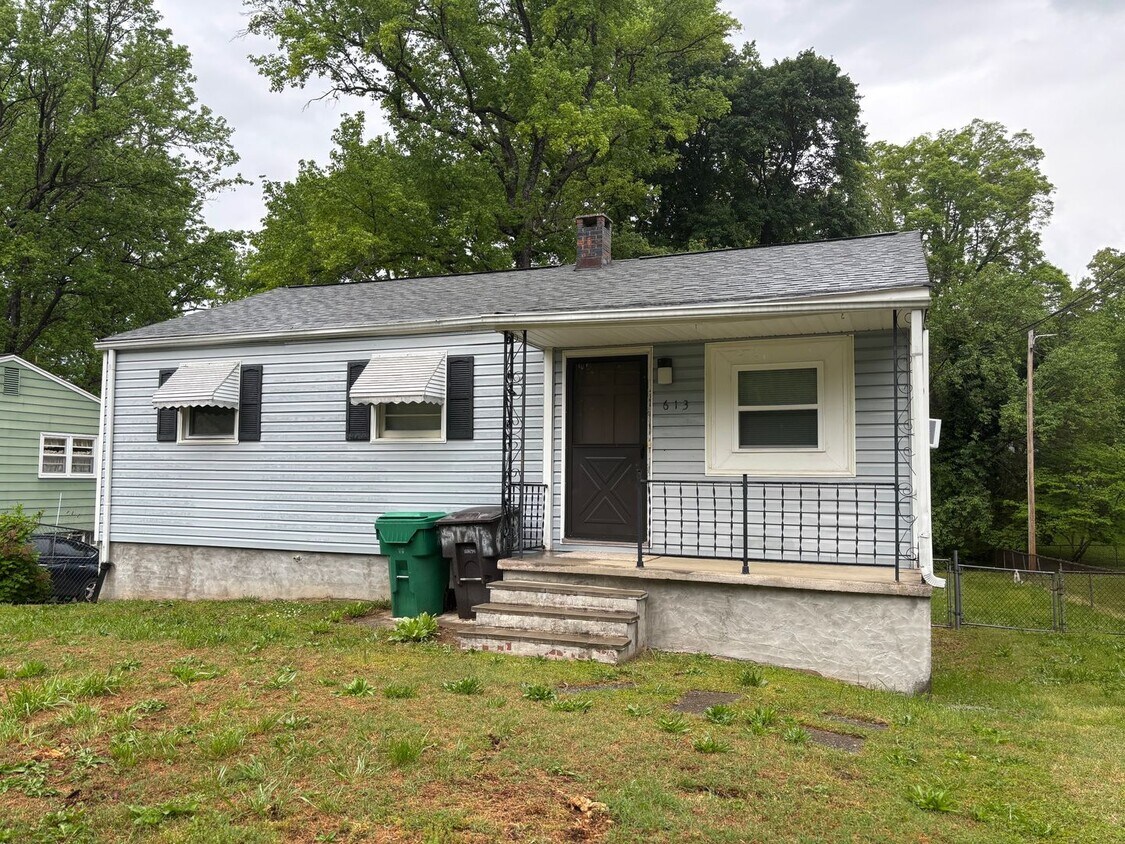 3 BEDROOM, 1 BATH, 900 SQ FT, GAS HEAT, WI... - 3 BEDROOM, 1 BATH, 900 SQ FT, GAS HEAT, WI...