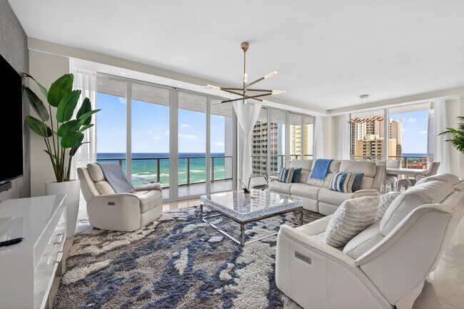 Foto del edificio - 3100 N Ocean Dr