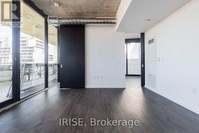 Building Photo - 21 Lawren Harris Square