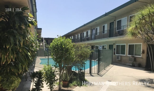 Foto del edificio - 360 W Chevy Chase Dr