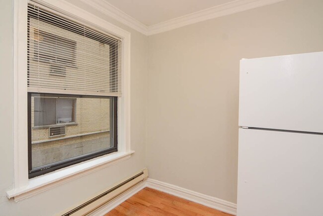 Foto del edificio - 422 W Roscoe St