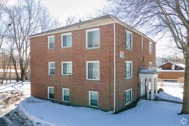 Side del edificio - 3158 Algonquin Pky