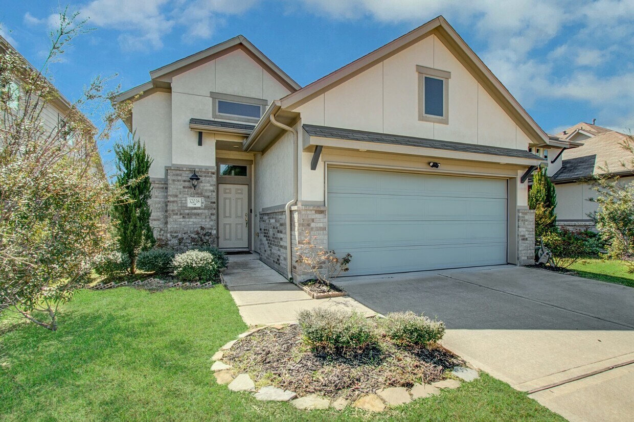 Primary Photo - 32038 Quail Terrace Ln