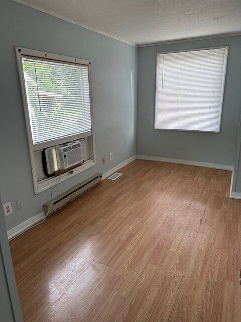 Foto del edificio - 335 W State St