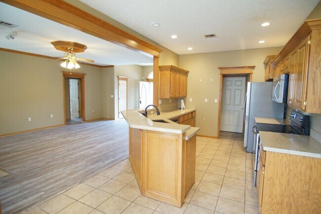Foto del edificio - 4809 SE 41st St