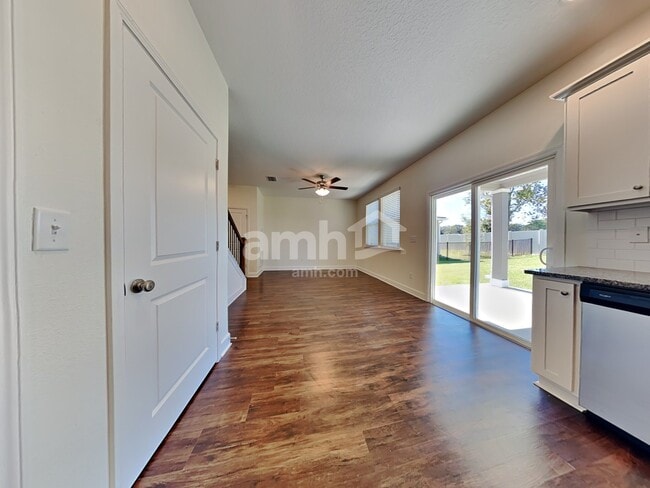 Foto del edificio - 1010 Tan Tara Trl