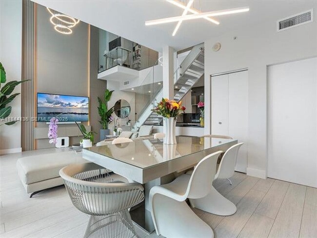 Foto del edificio - 60 SW 13th St