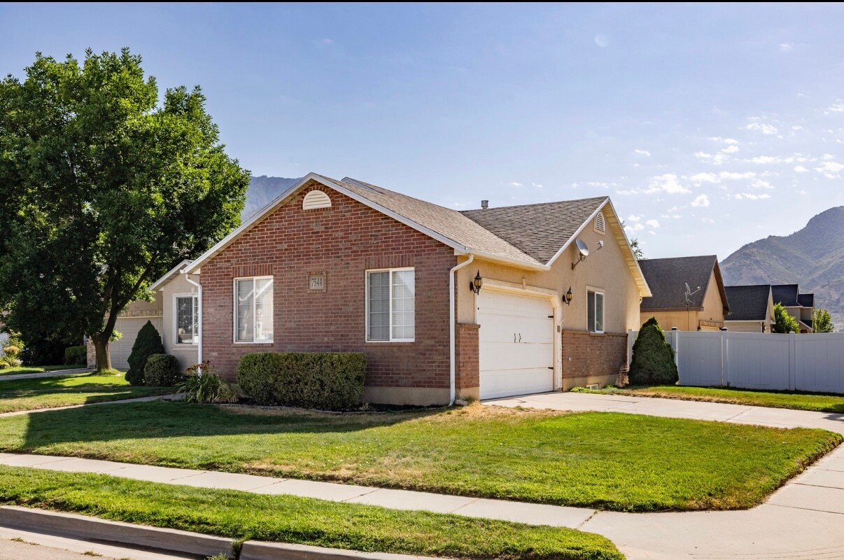 Foto principal - 7544 S 2020 E