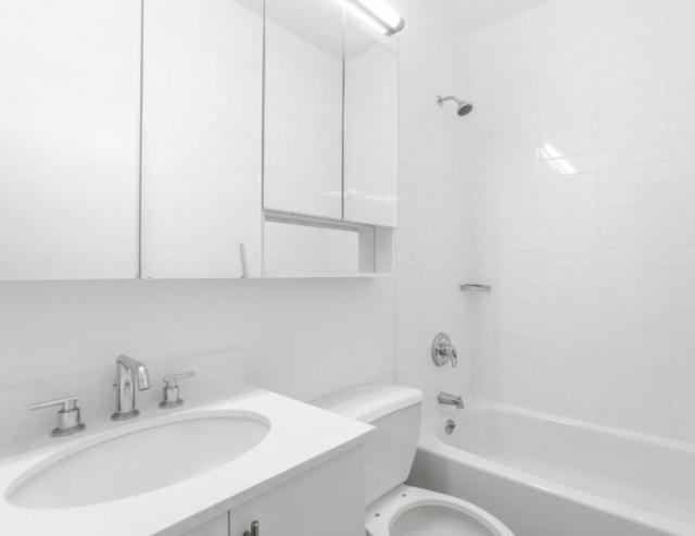 Foto del edificio - 3 bedroom in Brooklyn NY 11201