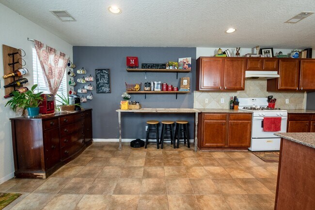 Foto del edificio - 19542 Bold River Rd