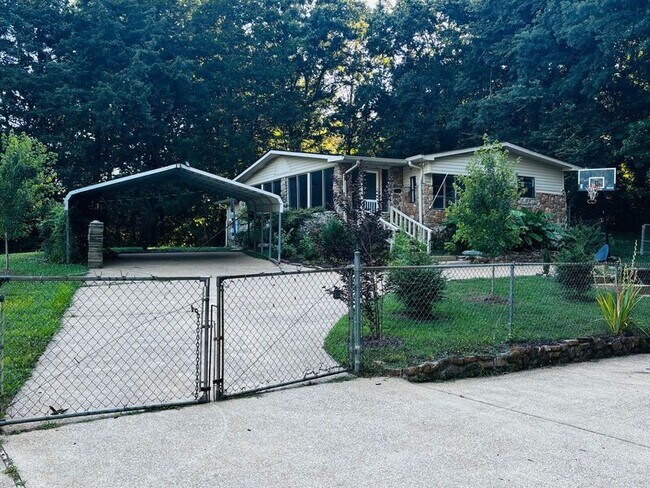 Foto del edificio - 13776 Dell Dr