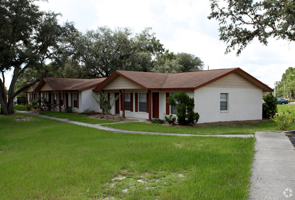 Building Photo - Lake North Apartments