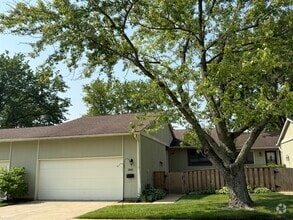 Building Photo - 2665 Sumac St