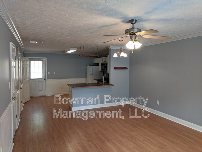 Foto del edificio - 105 Westchester Dr