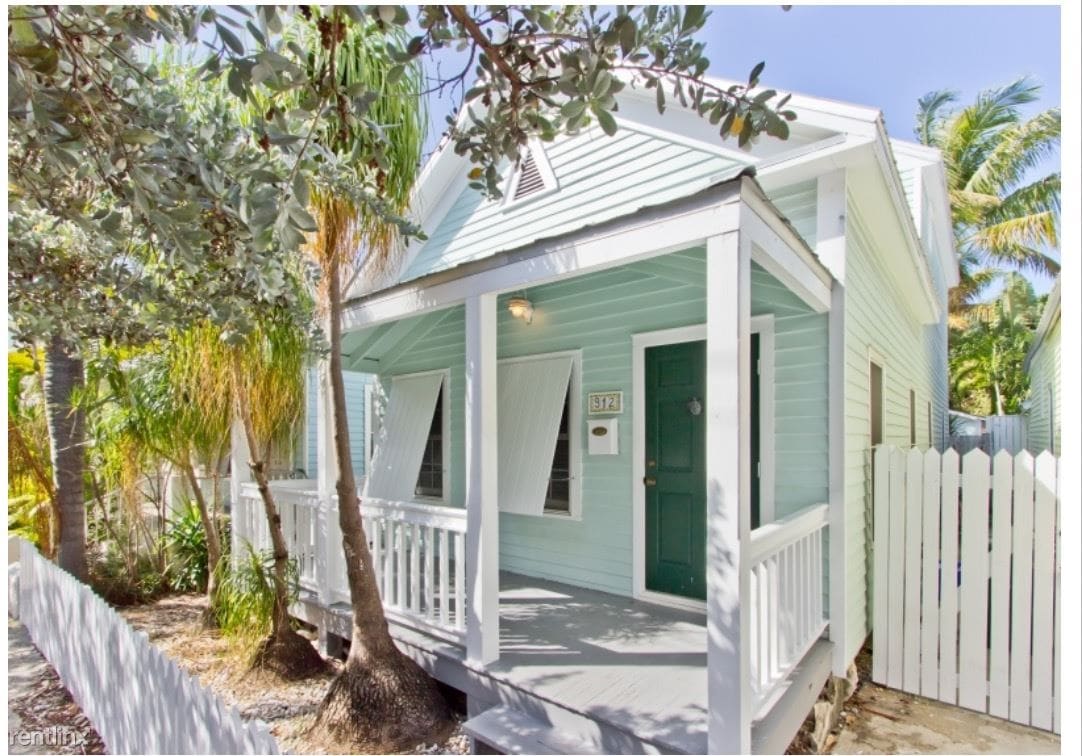 Primary Photo - 912 White St