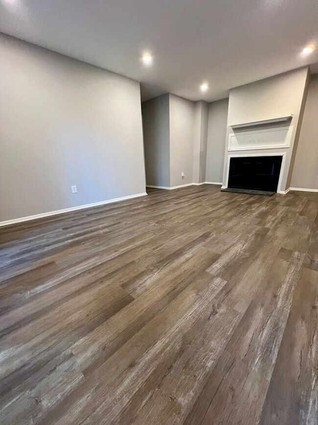 Foto del edificio - Stunning 2-Bedroom Condo Available at Gosh...