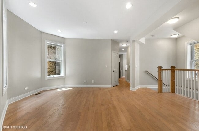 Foto del edificio - 5816 N Ridge Ave