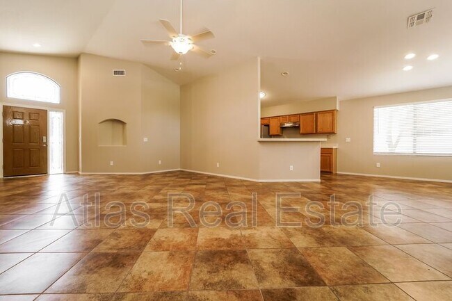 Building Photo - 1486 W Sand Pebble Dr