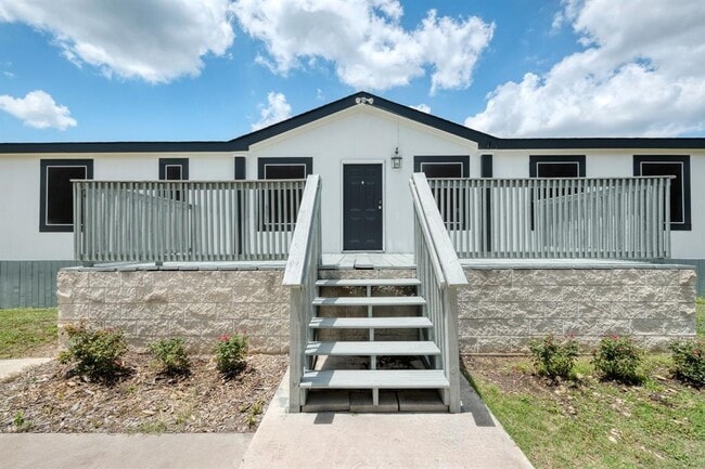 Foto del edificio - 132 Co Rd 247