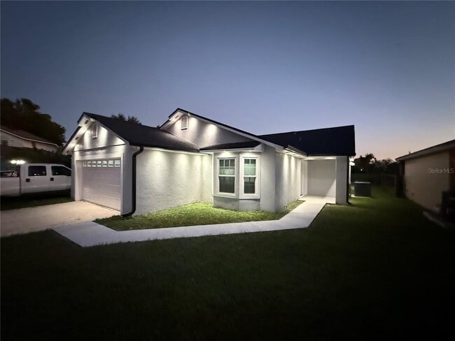 Foto del edificio - 128 Sandalwood Dr