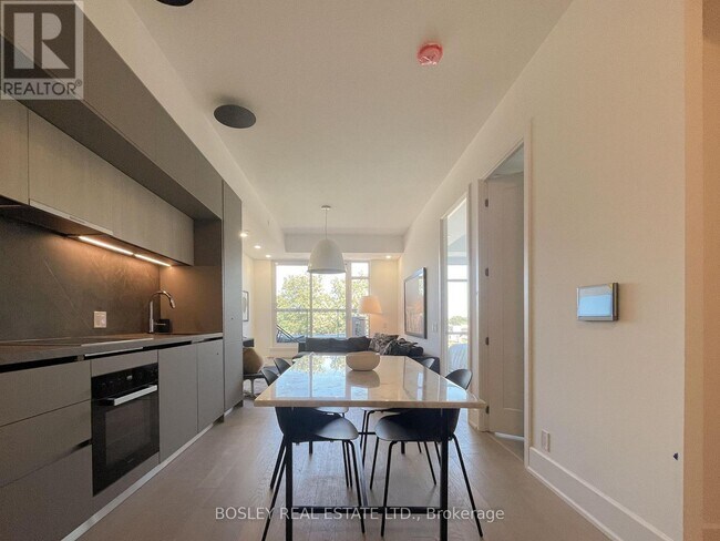 Photo du bâtiment - 800-800 Broadview Ave