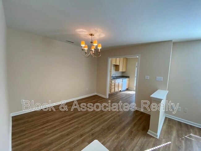 Building Photo - 10132 Blackwell Dr