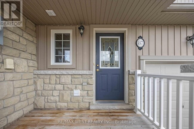 Building Photo - 87 Warman St