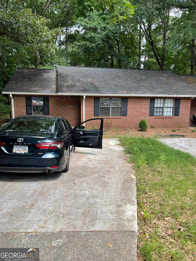 Building Photo - 150 Hunters Ln