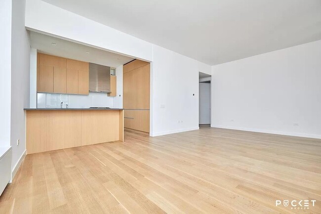 Building Photo - 21 E 12th Street Unit 11A