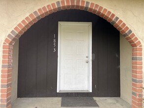 Building Photo - 1851-1853-1853 Lake Club Dr