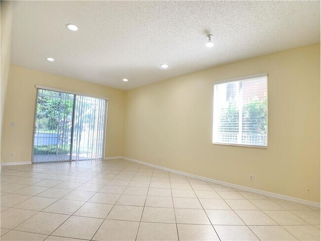 Building Photo - 5152 Woodfield Way