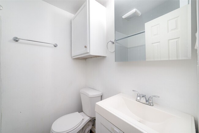 Building Photo - 1309 Jefferson St